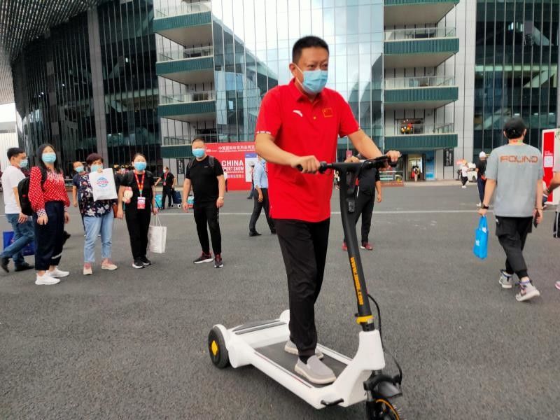 20km 6-8h Charging Self Standing  Electric Balance Boards