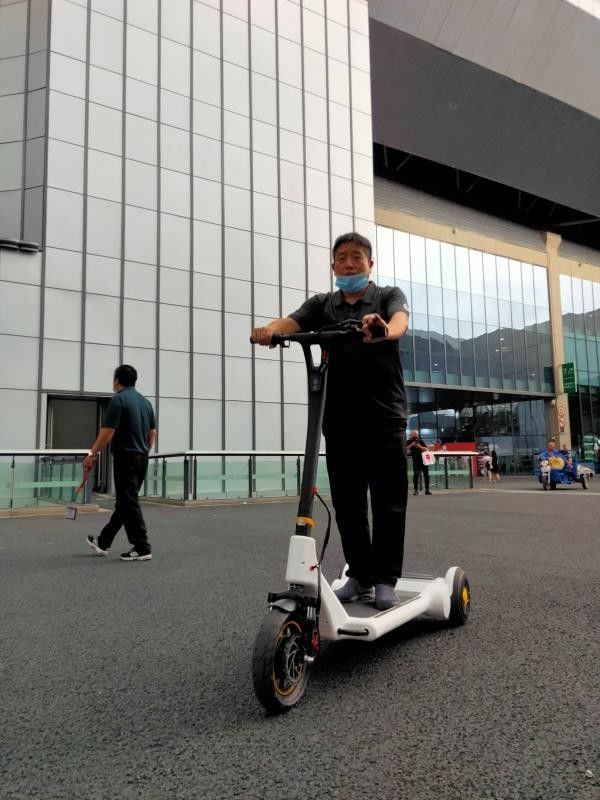 Folding Tricycles Airuide Electric Balance Scooter